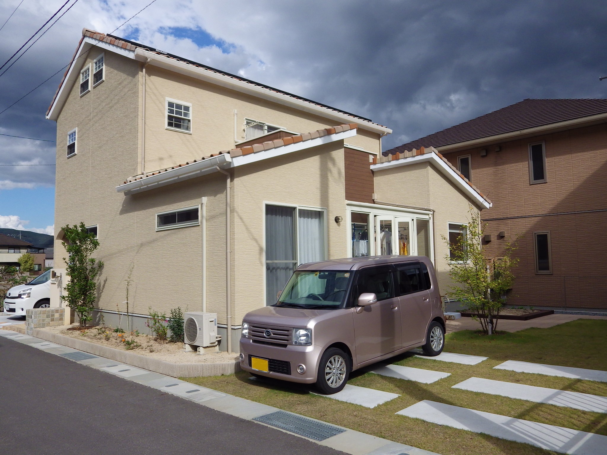 外構　エクステリア　庭　ブロック塀　石張り　岡山市