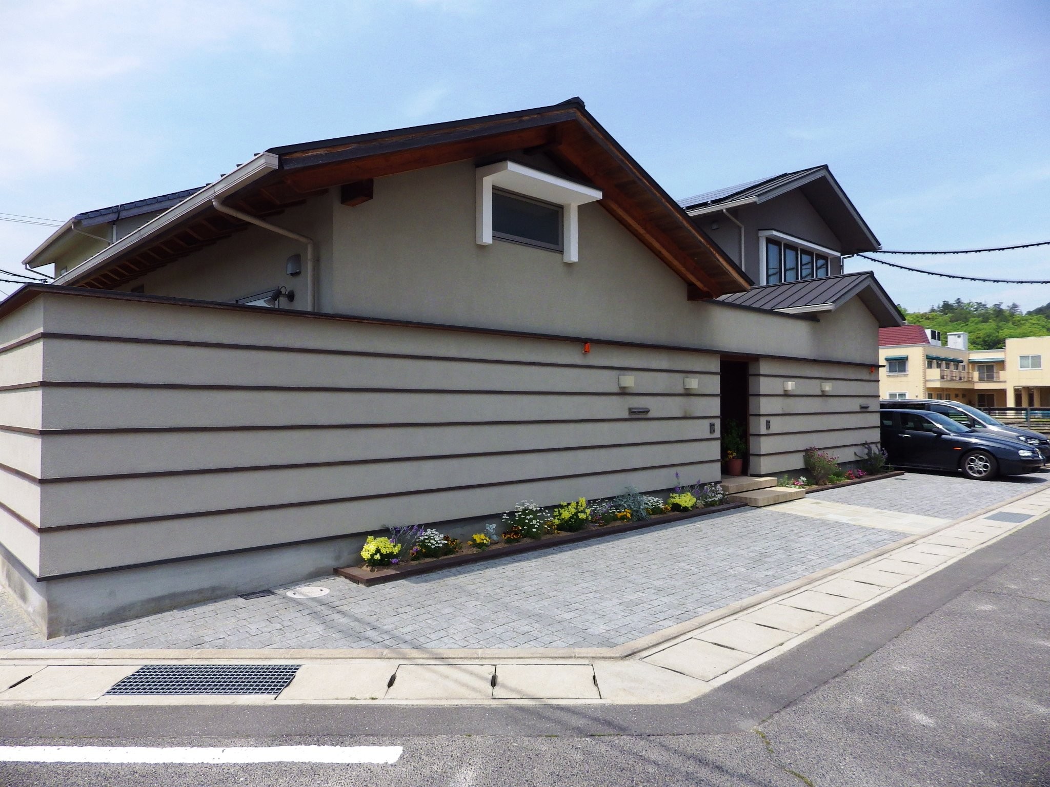 外構　エクステリア　庭　石張り　岡山市