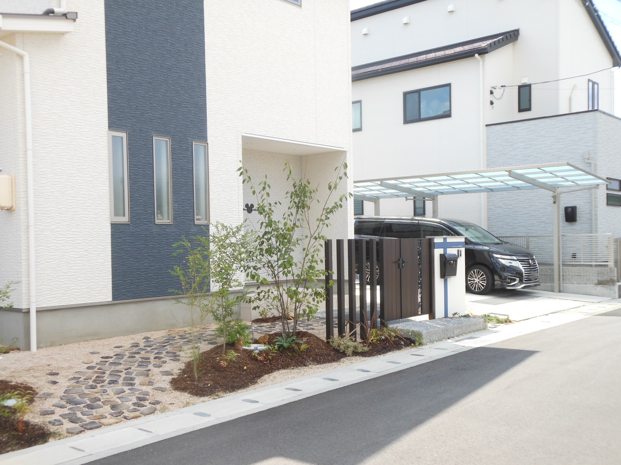 外構　エクステリア　庭　カーポート　ブロック塀　耐火レンガ　洗出し　アイアン　倉敷市