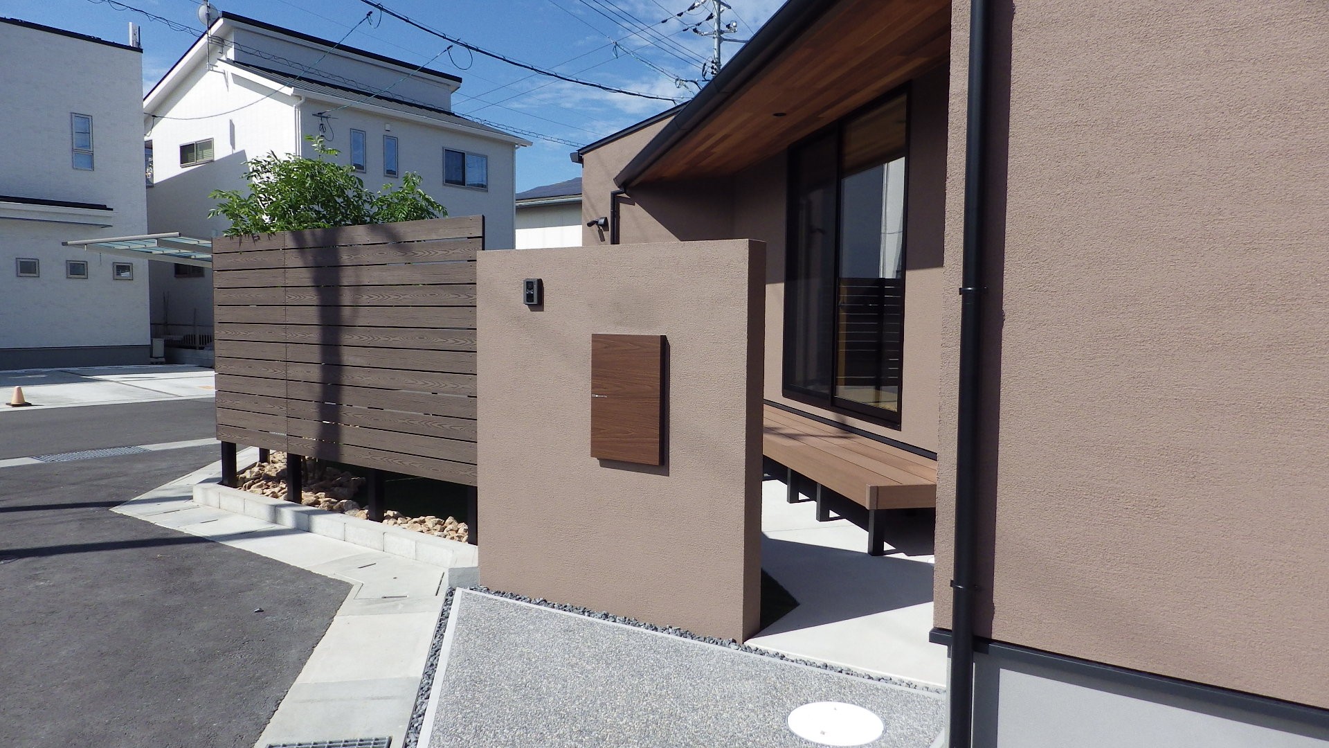 外構　エクステリア　庭　デッキ　フェンス　岡山市