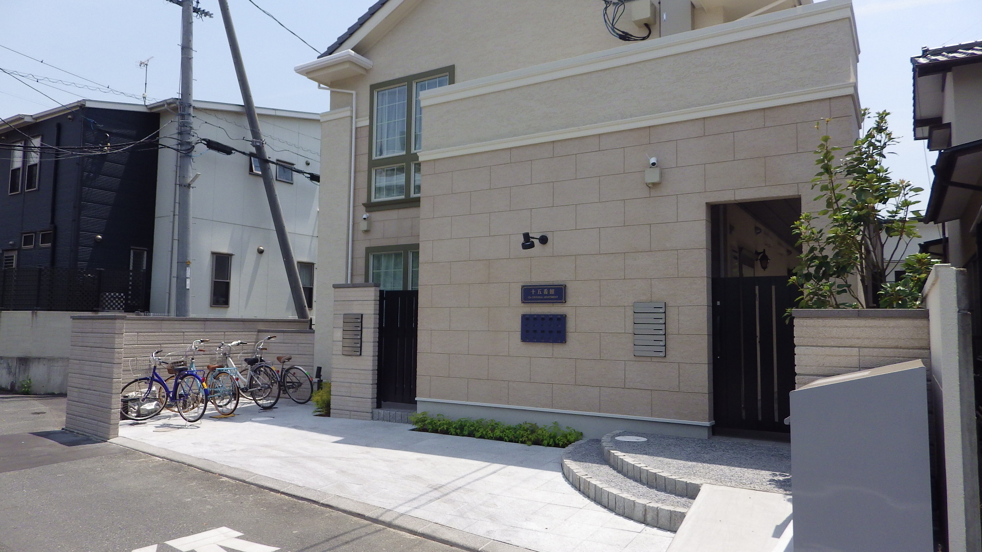 外構　エクステリア　集合住宅　三井ホーム　ブロック塀　アルミ鋳物フェンス　コンクリート平板　ピンコロ石　岡山市