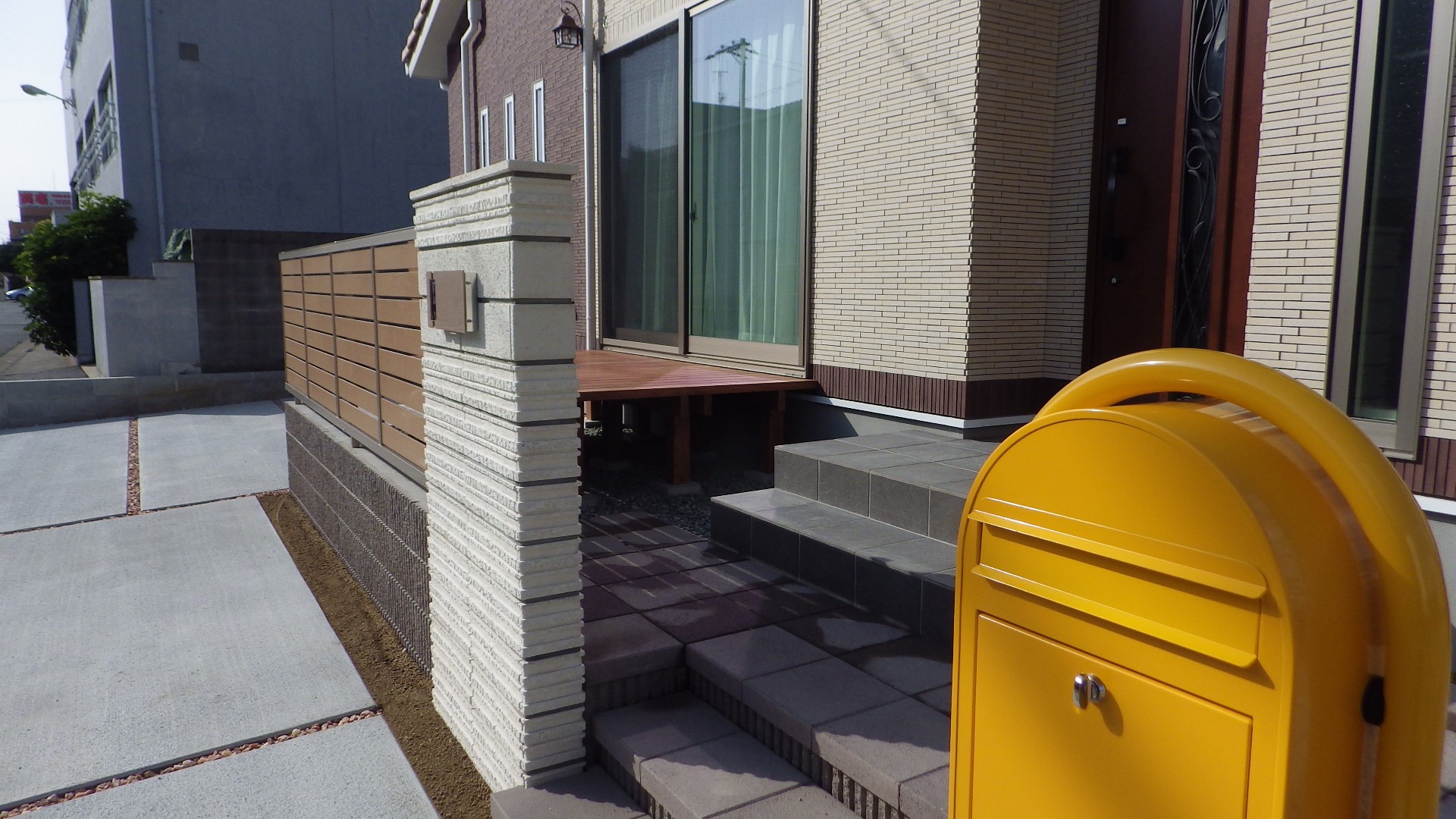 外構　エクステリア　ブロック塀　フェンス　デッキ　テラス屋根　コンクリート平板　倉敷市