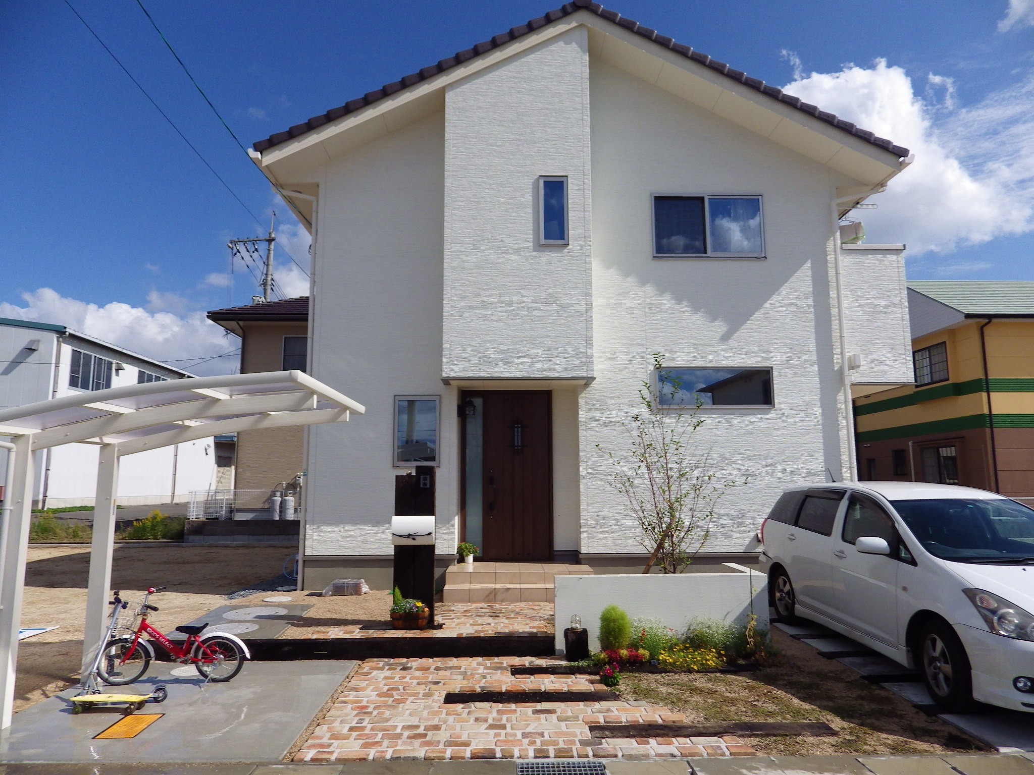 外構　エクステリア　庭　ブロック塀　枕木　耐火レンガ　照明　岡山市