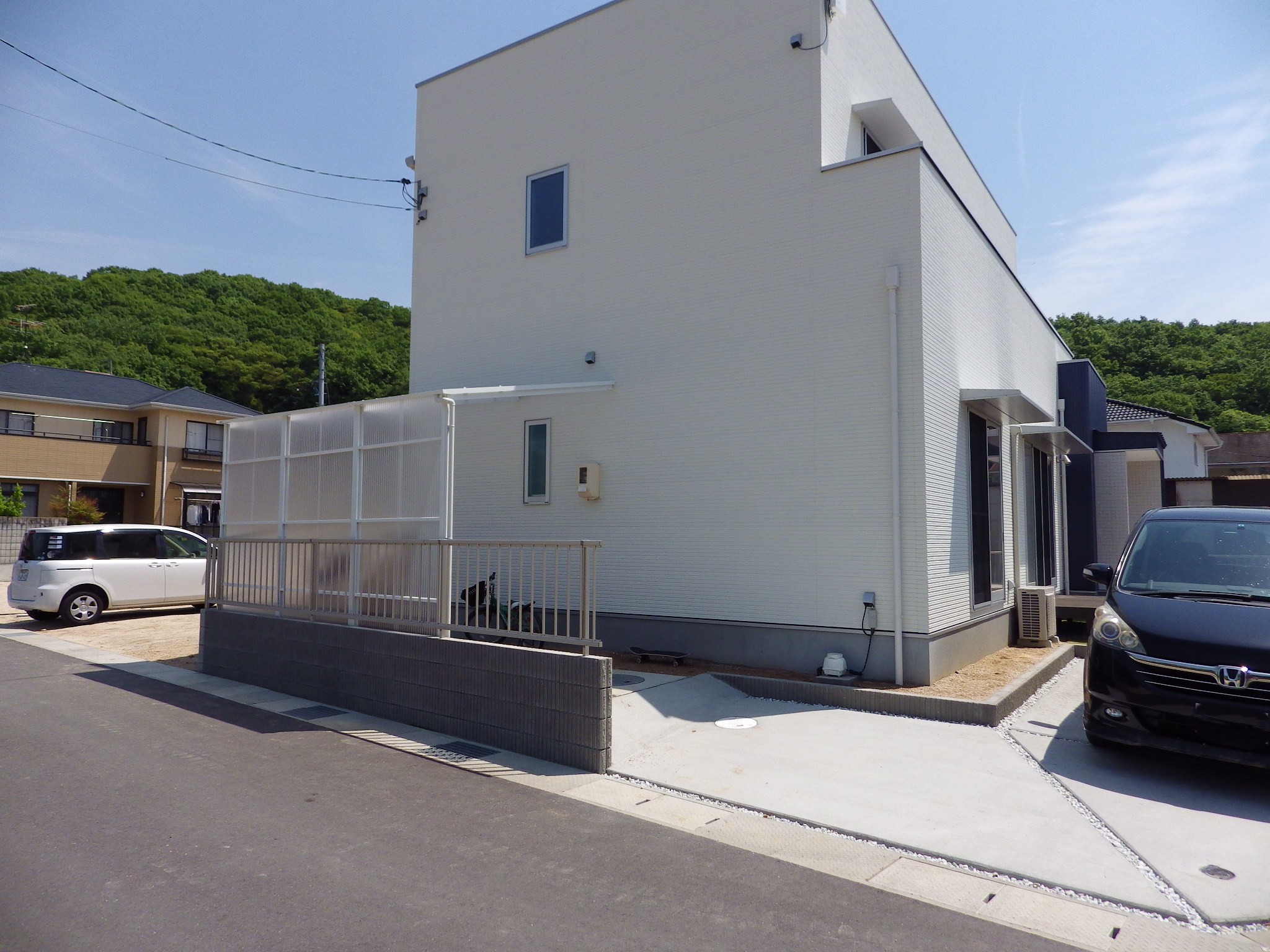 外構　エクステリア　テラス屋根　ブロック塀　タイル　岡山市