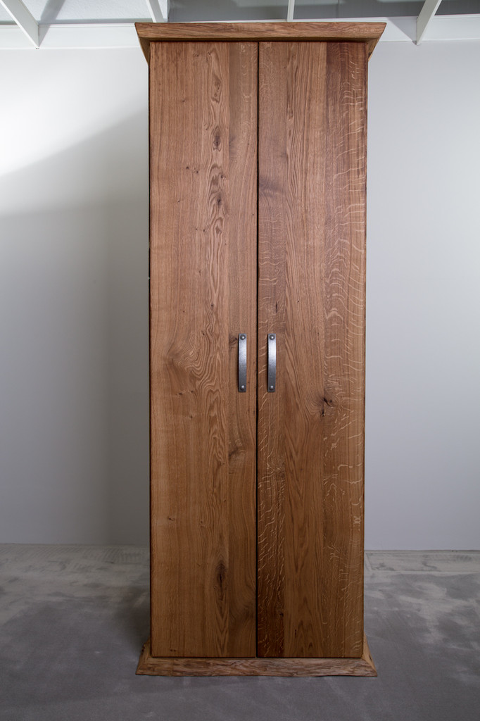Rustikale Kleiderschränke aus Eichenholz - Holzfabrik