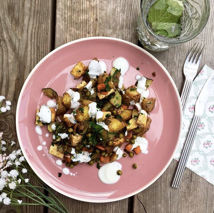 Erdäpfel-Gemüse-Gröstl mit Tofu