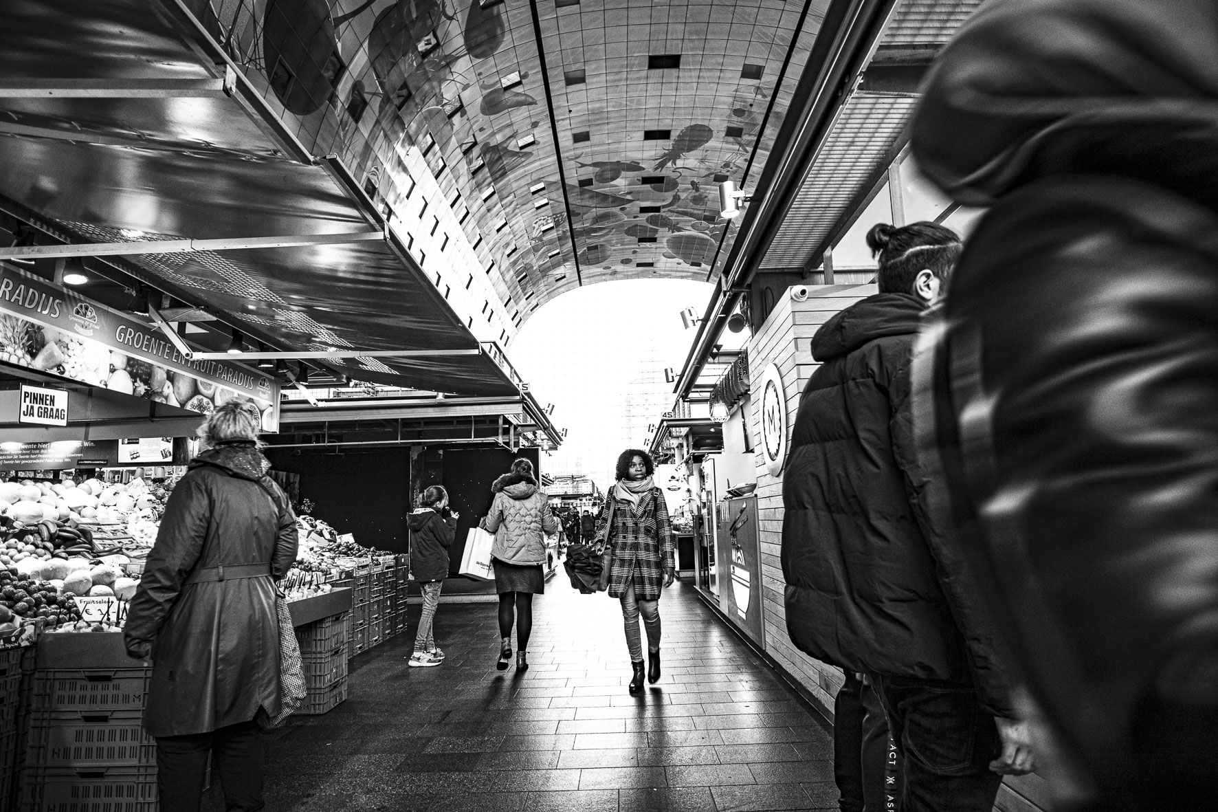 Rotterdam Market Hall customers  ©martin_schitto @fotomartsch