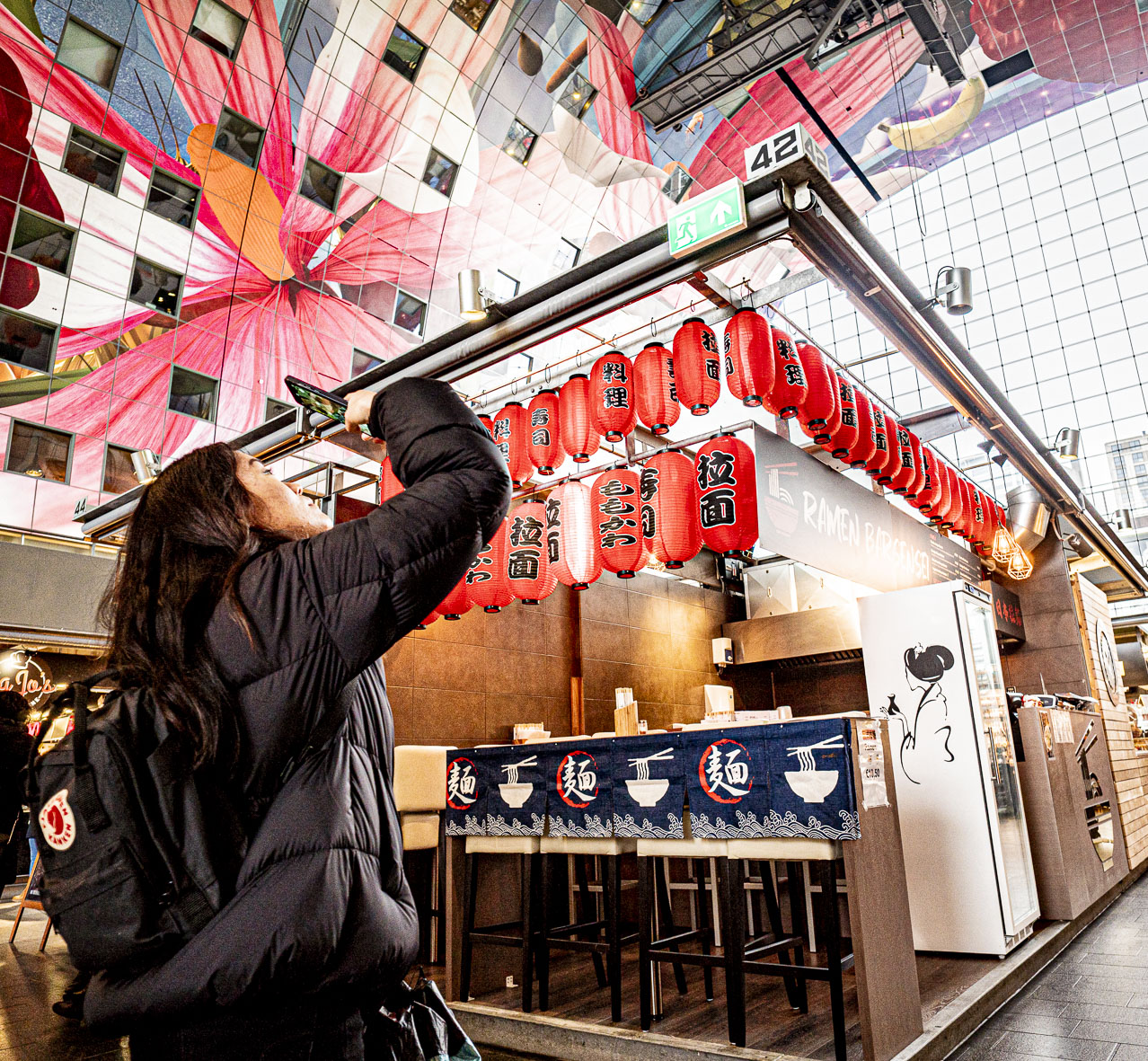 Rotterdam Market Hall asian visitor  ©martin_schitto @fotomartsch