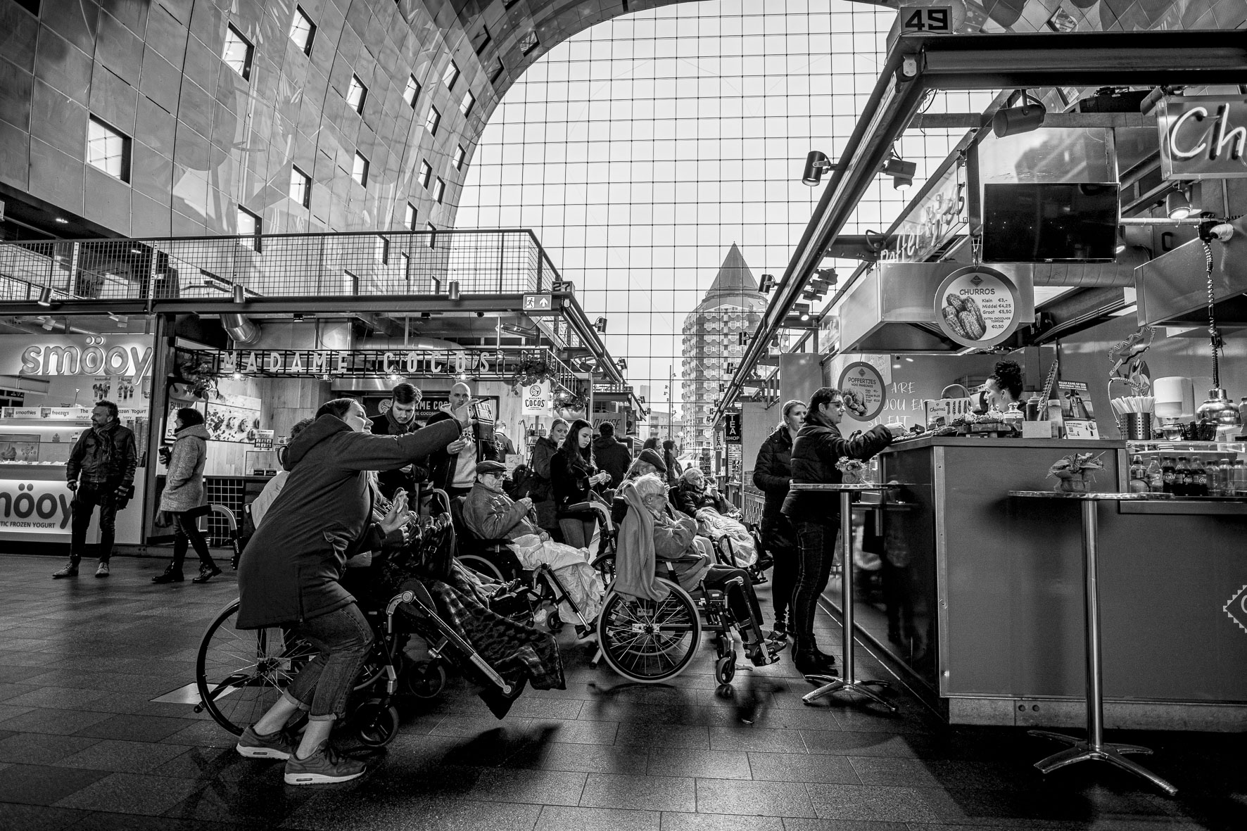 Rotterdam Market Hall Customers on wheels  ©martin_schitto @fotomartsch