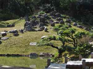 小普陀の築山と石組