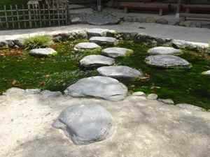 吹上の沢飛石 
