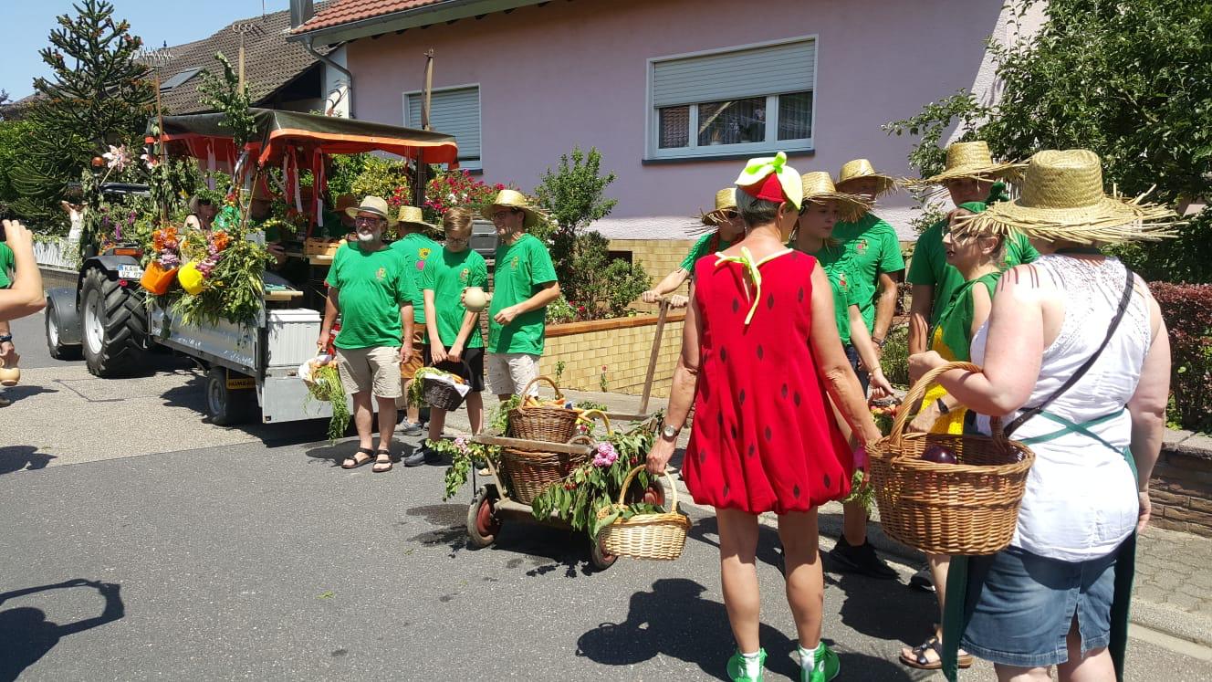 Körbe voller Obst und Gemüse Sponsored by Obsthof Wenz