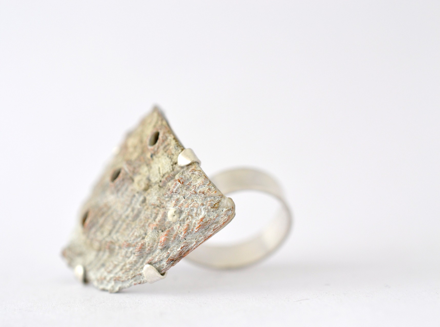 ring/silver/ormeau/paint