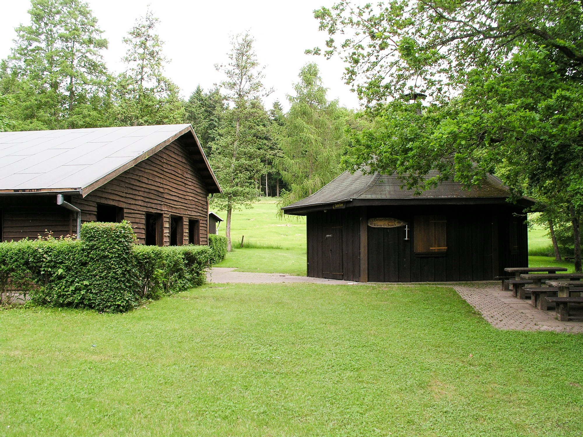 links Steins-Hütte, rechts St. Florians-Hütte