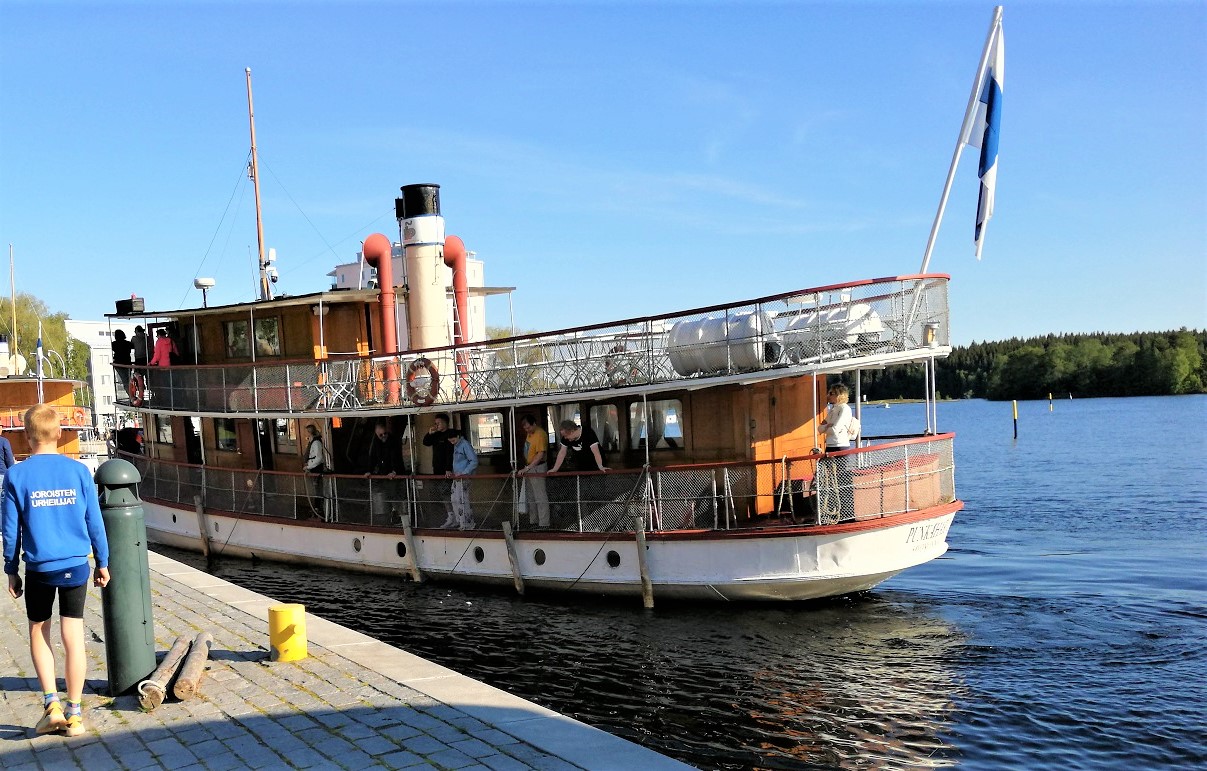 historischer Ausflugskahn im Hafen von Savonlinna