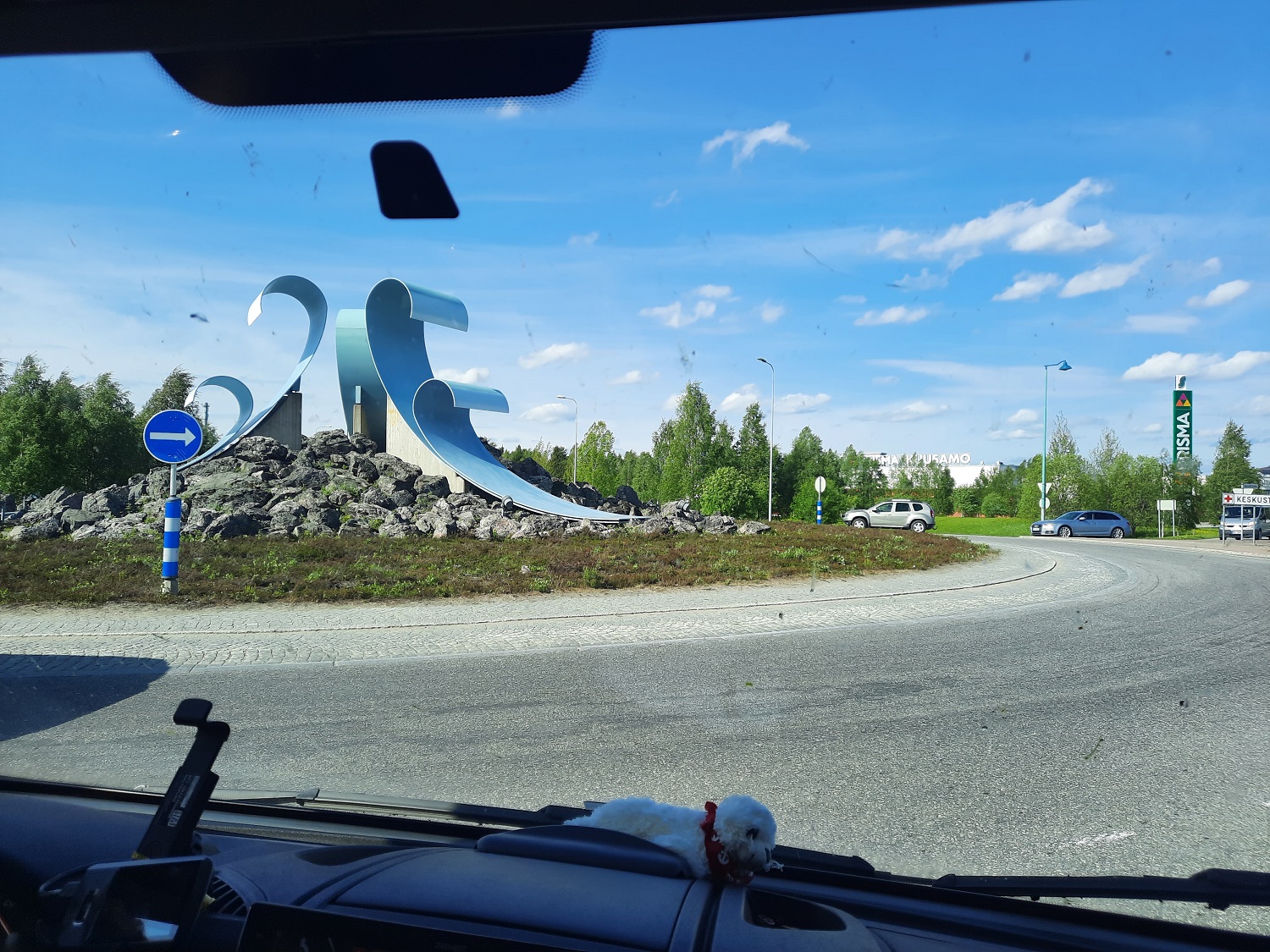 Kreisverkehr hinter Kuusamo