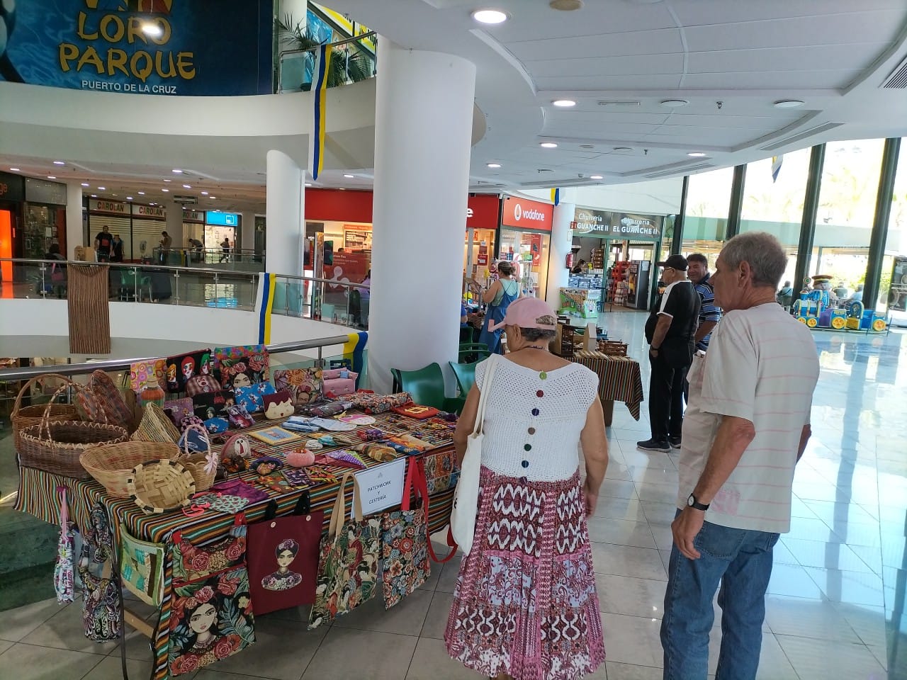 Artesanos locales en Candelaria - Muestra de Artesanía 2024 del CC Punta Larga