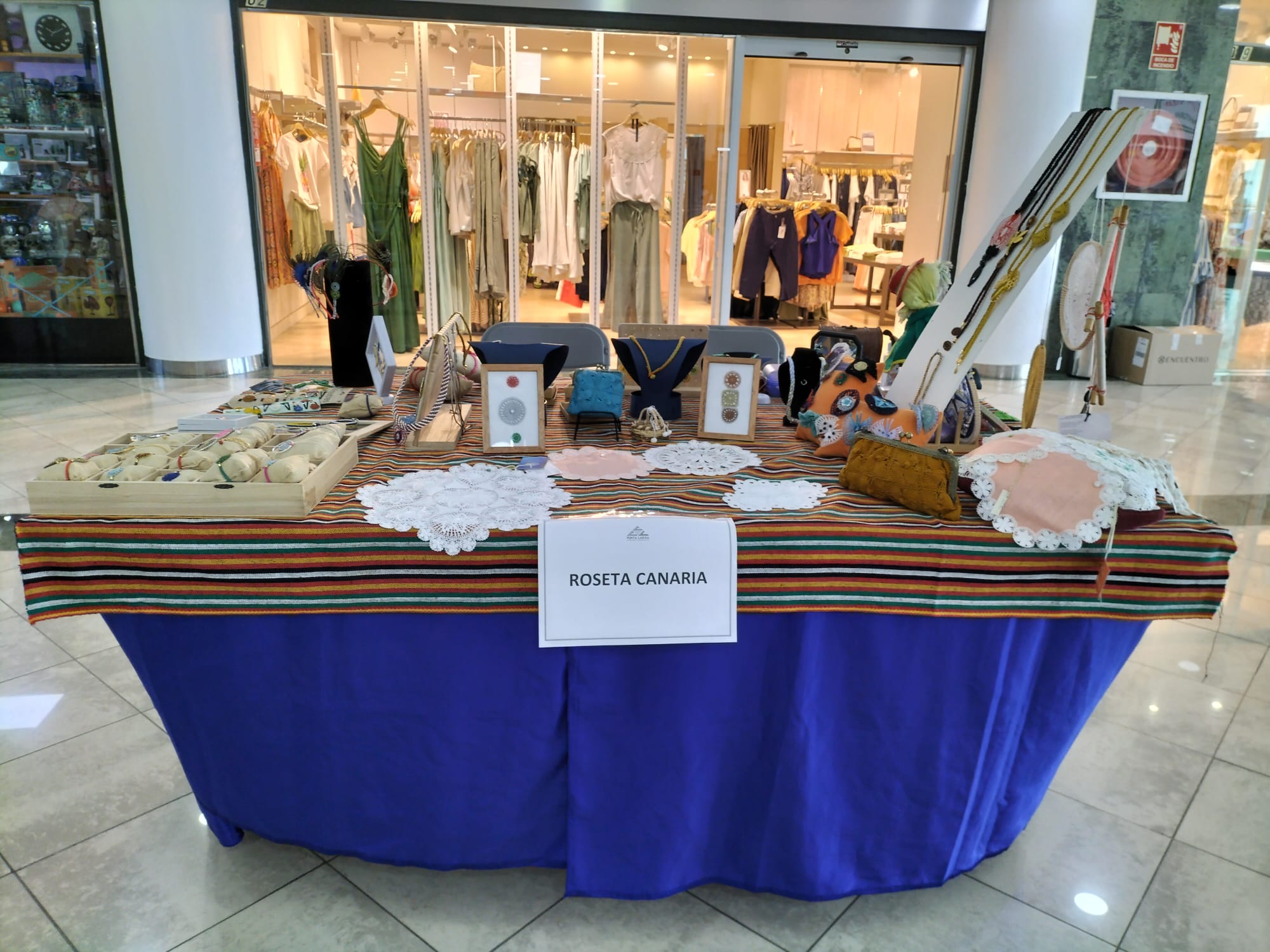 Artesanos locales en Candelaria - Muestra de Artesanía 2024 del CC Punta Larga