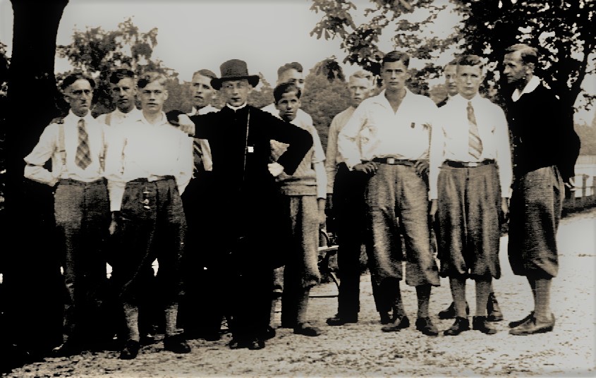 Die Esloher Gesellen mit Präses Phillip Todt im Juni 1933 in München
