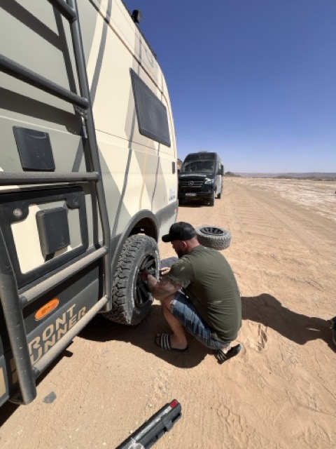 #880 Marokko - Von Merzouga nach M'hamid...durch die Wüste! Reifen kaputt!