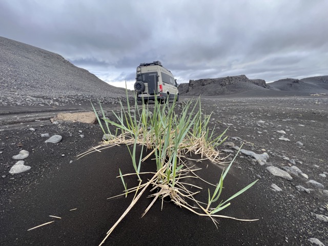 #696 Island - Hochland, Sandsturm zum Vatnajökull. Van Feedback