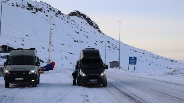 #772 Norwegen Senja - Flakstadvåg und Schnee im Hochland