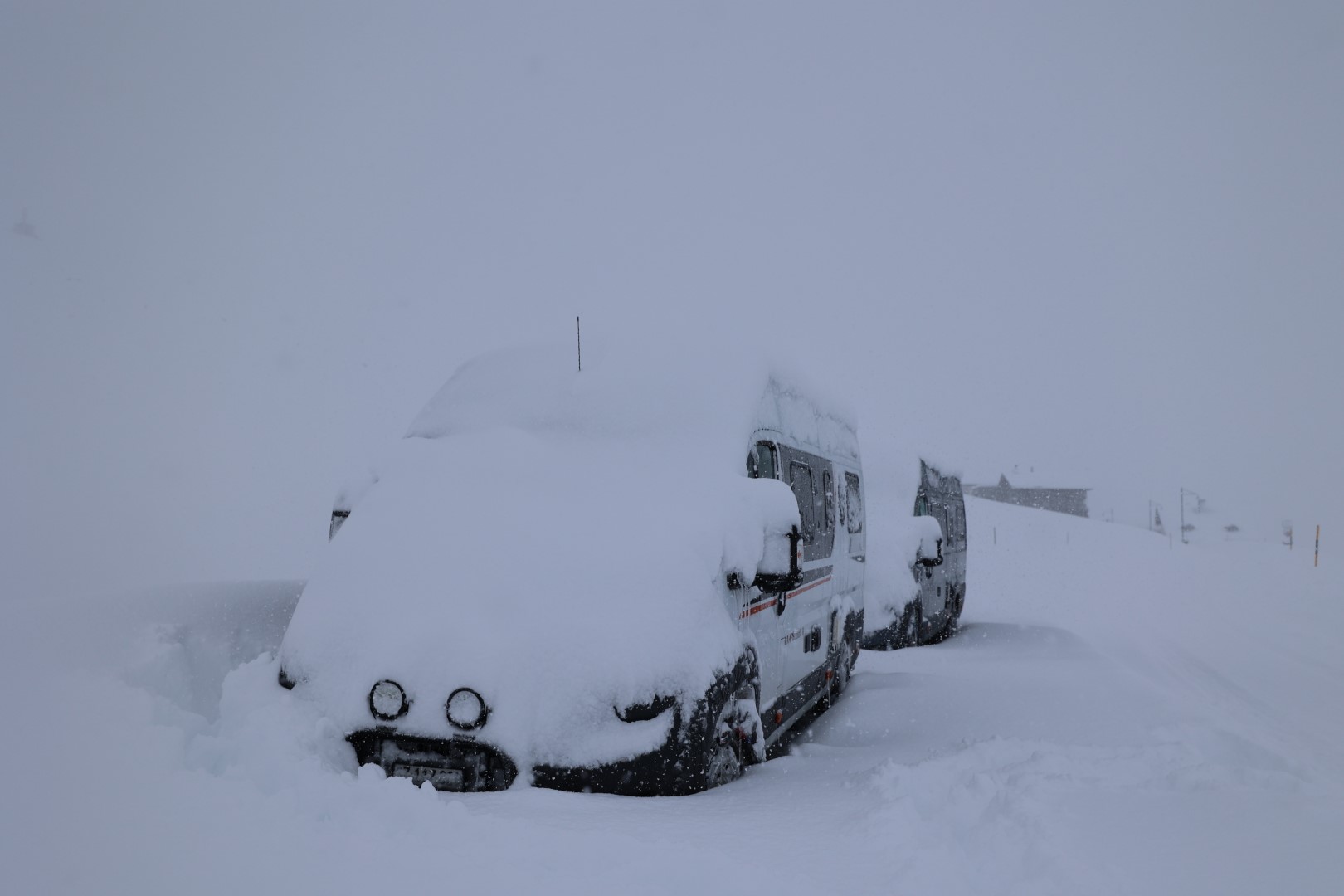 #208 Die Schnee Tour -  Ausgabungen in Juf auf 2.100 m, Schneeketten im Tiefschnee