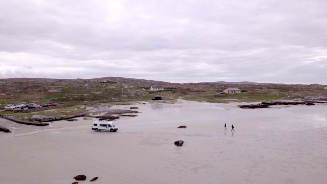 #654 Roadtrip Irland - Von der Betonplatte auf den Berg