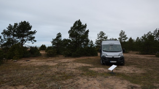 #1040 Estland - Von Kihnu nach Muhu...Turm, Fels und wir werden zum Boot