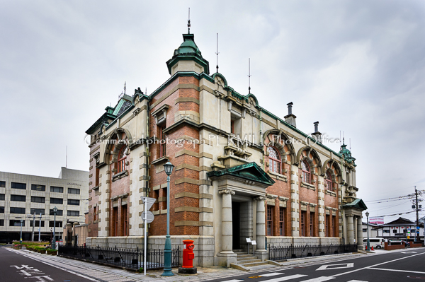 建築写真家林政司が撮影した九州のJR門司港駅の写真です。鹿児島本線。