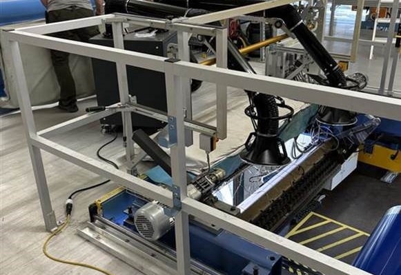 AirBull P-3500 mit Absaugarmen – Punktabsaugung in Industrie und Handwerk