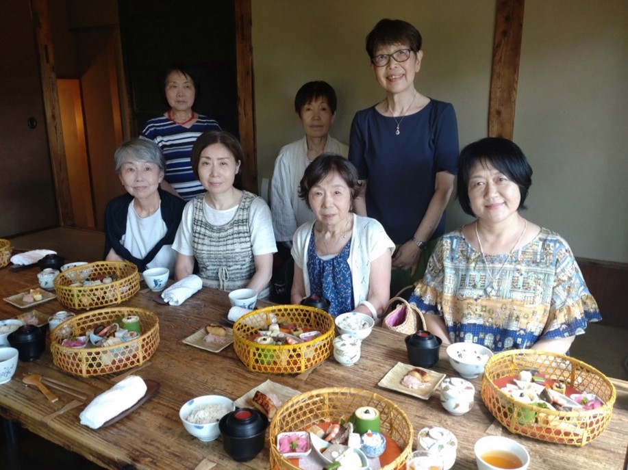 FRAUの会 ：上野韻松亭でランチ