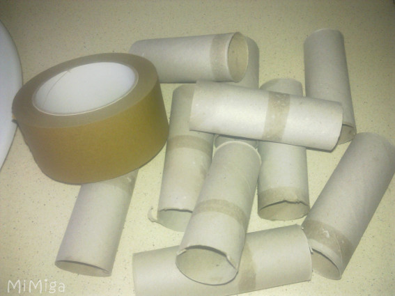 diy-cat-toy-recycled-paper-rolls