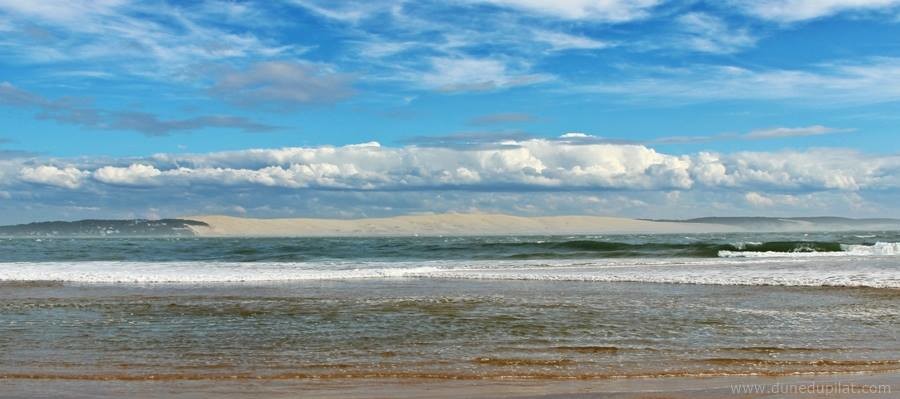 La Dune du Pilat vue depuis la pointe du Cap Ferret