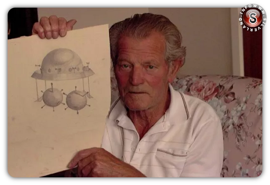 Bob Taylor con una rappresentazione dell'UFO visto nella radura