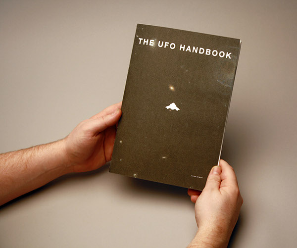 Copertina THE UFO HANDBOOK 