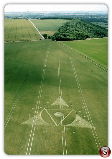 Crop circles - Wessex Ridgeway Nr Roundway Wiltshire UK 2013