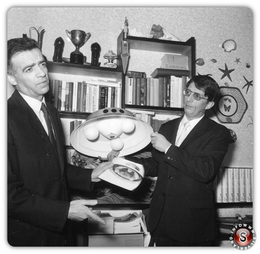 Peter Kolosimo a Torino (a sinistra), nel 1968, con Gianni Settimo