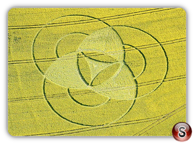 Crop circles - Hannington nr Cricklade Wiltshire 2011