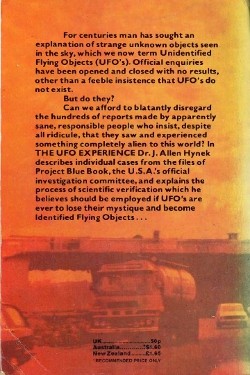 The UFO Experience - A Scientific Inquiry by J. Allen Hynek 