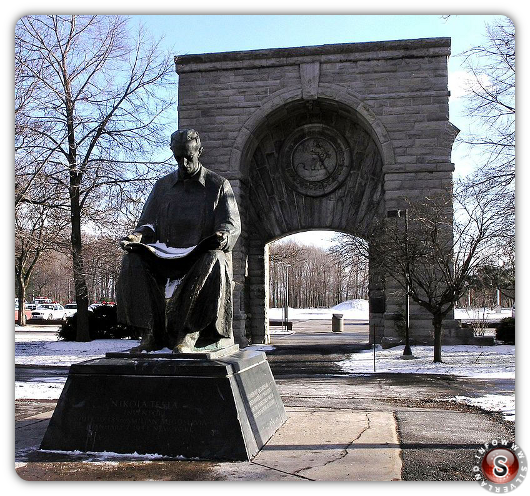 Statua di Nikola Tesla al Niagara Falls State Park