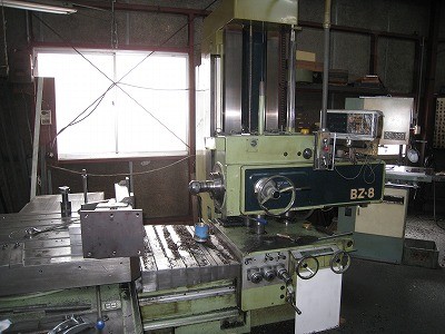 汎用横型フライス盤
