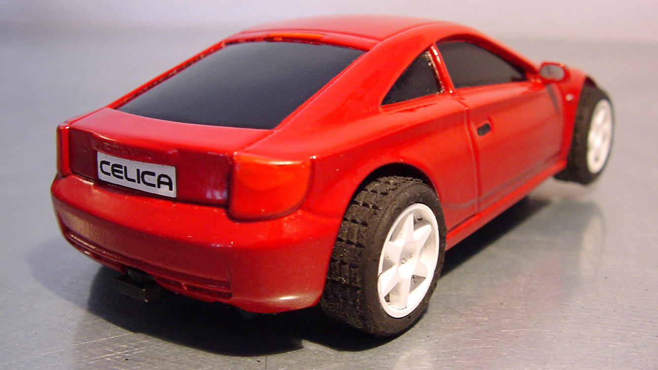 Celica montiert