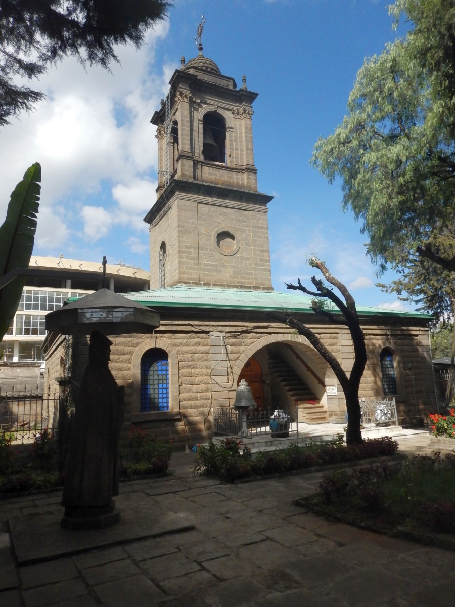 Visite de l'église Saint Georges d'Addis Abeba en Ethiopie. 