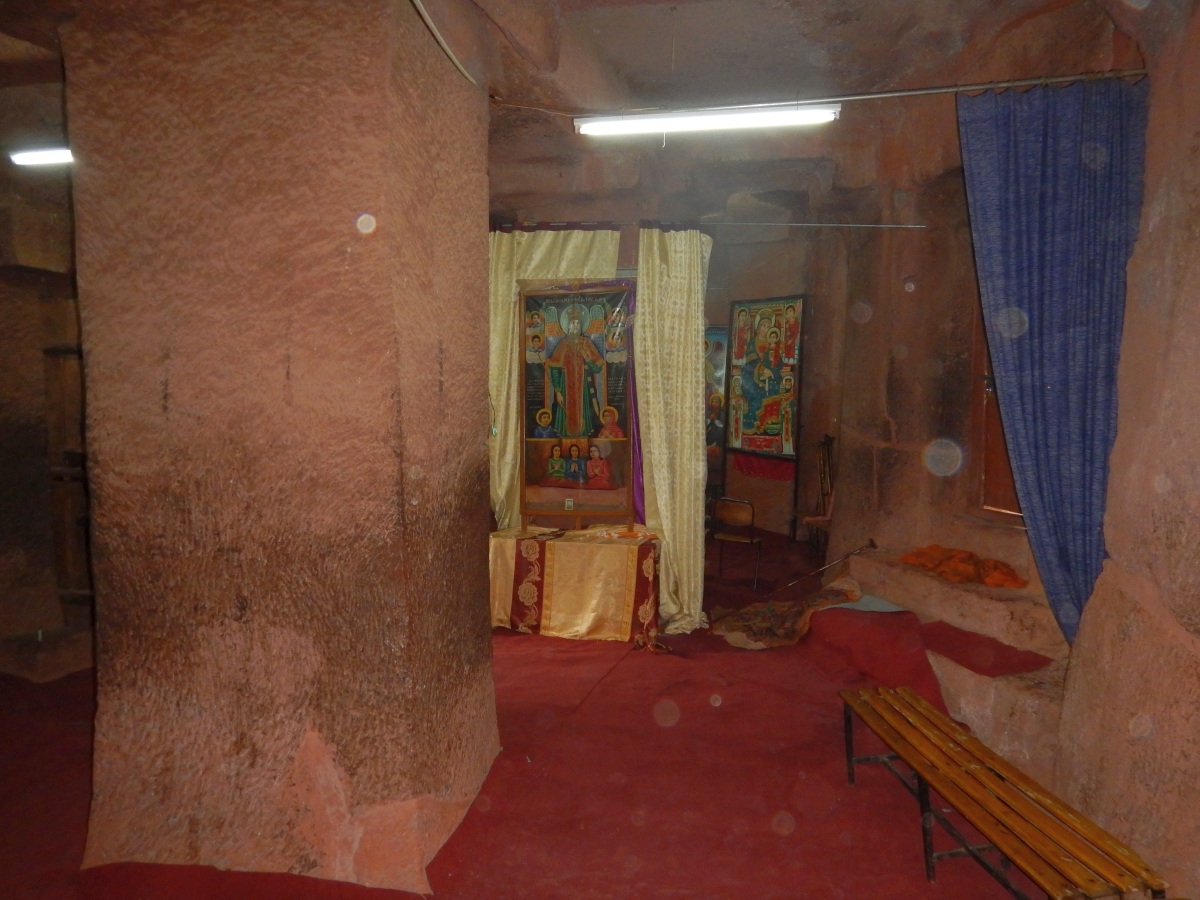 Visite des Eglises Beta Gabriel et Beta Raphael à Lalibela en Ethiopie Trek à  Lalibela Voyage Séjour Trekking Randonnée Road Trip en Ethiopie. 