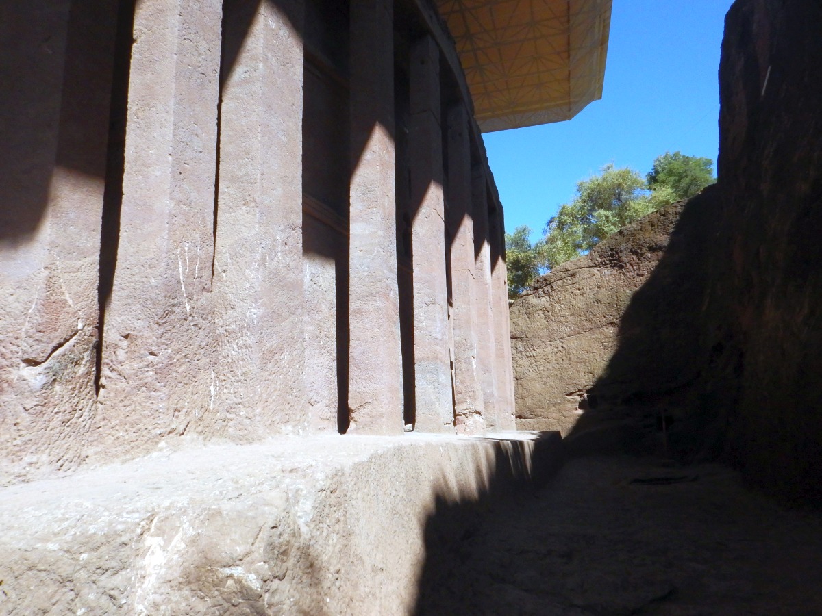 Visite de l'église Beta Medhane Alem de Lalibela en Ethiopie. Trek à  Lalibela Voyage Séjour Trekking Randonnée Road Trip en Ethiopie.  