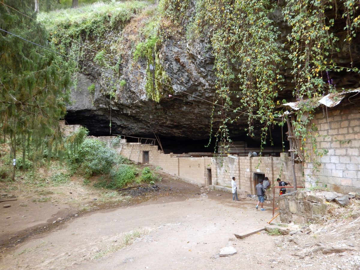 Voyage Séjour Road Trip Trek Trekking Randonnée à Lalibela en Ethiopie. Sur la route de l'Eglise Yemrehanna Kristos en Ethiopie.