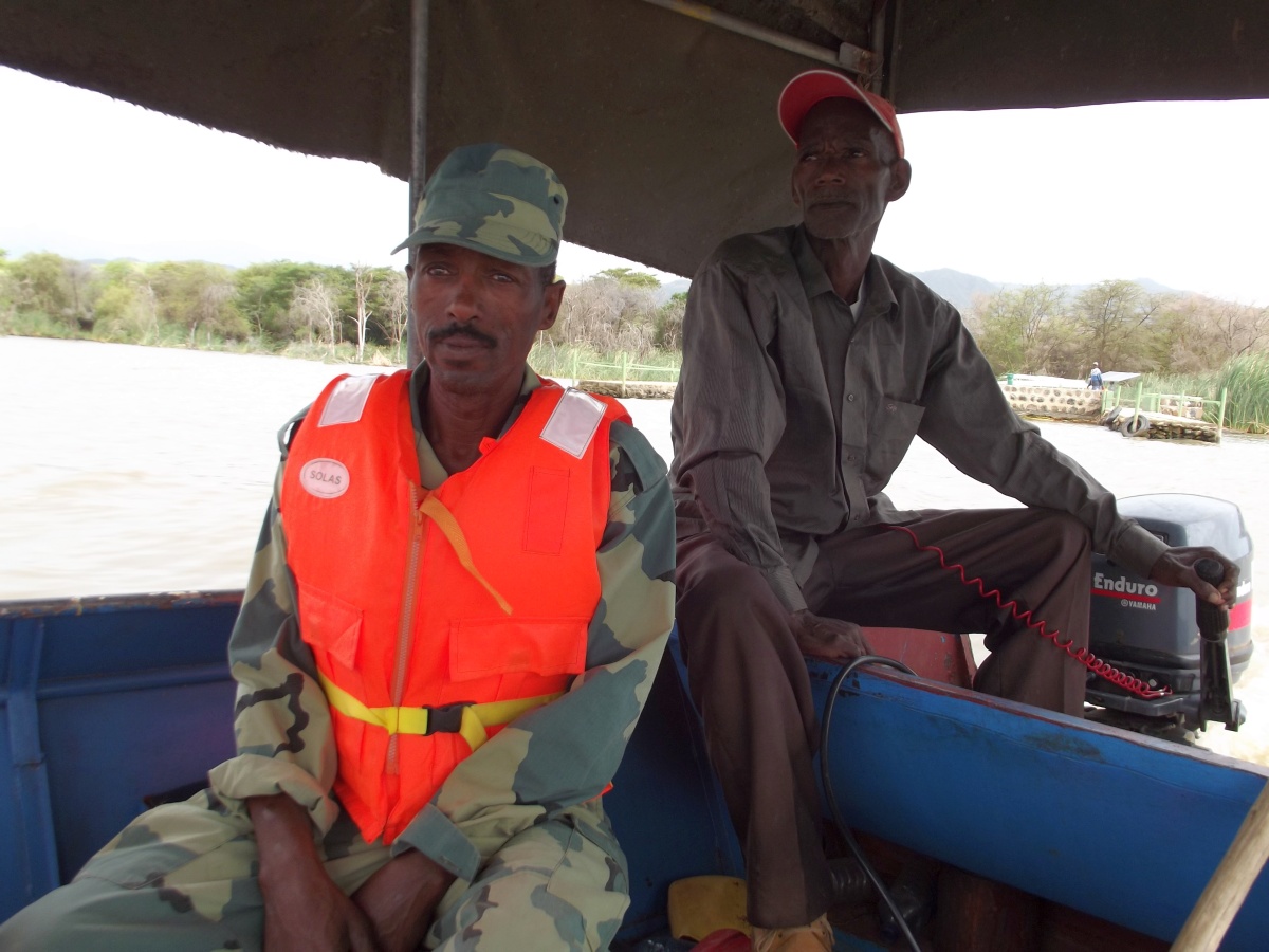 Le gardien et le capitaine Le Lac Chamo en Ethiopie. Voyage Séjour Trek Trekking Randonnée Road Trip en Ethiopie Visite de la Vallée de l'Omo en Ethiopie. 