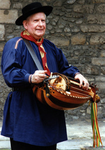 Gaston RIVIERE (Célèbre vielleux, cornemuseux & multi instrumentiste)