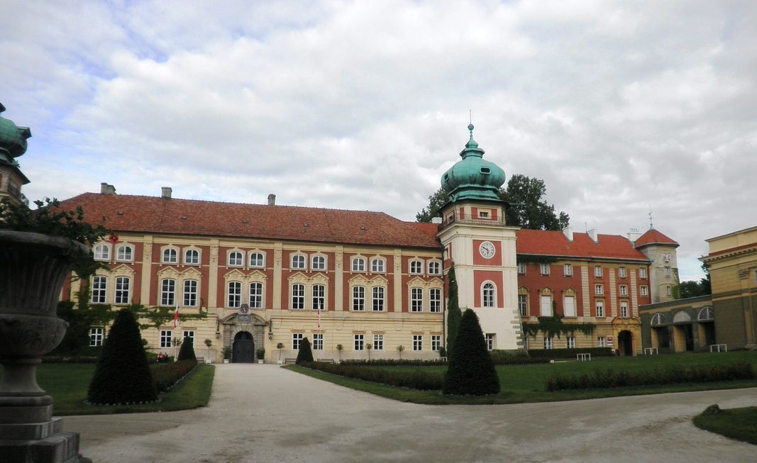 La façade baroque du château